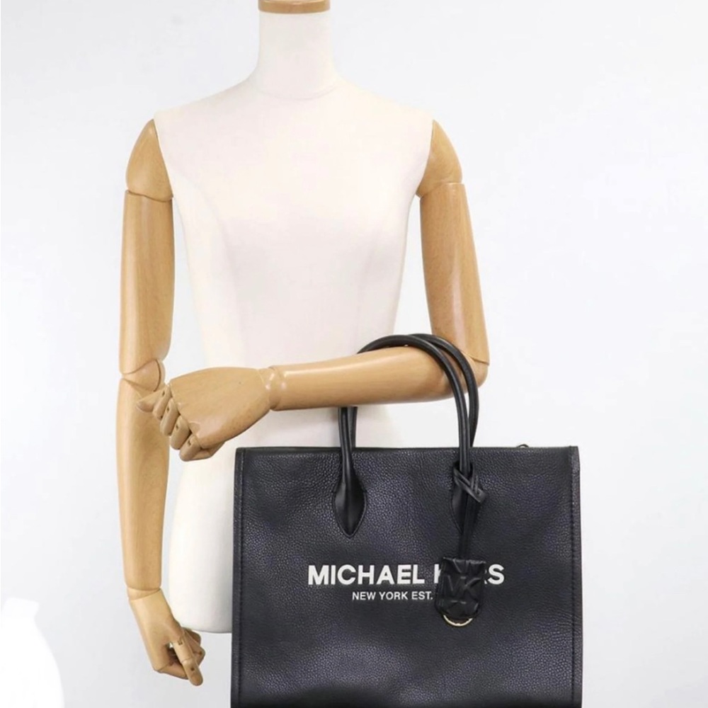 Michael Kors Mirella NWT MED 13”x10” BLACK